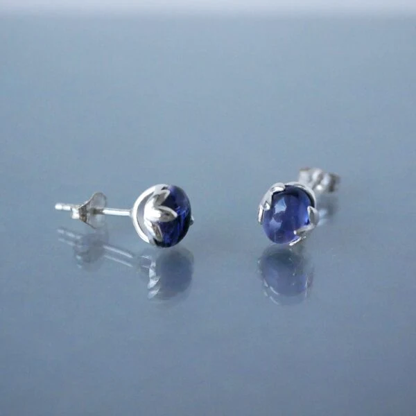 オリーブ カボションピアス/アイオライト