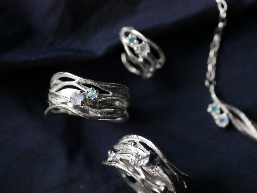 天の川がモチーフのSilver925製の天然石リング2本とイヤーカフのコレクションイメージ